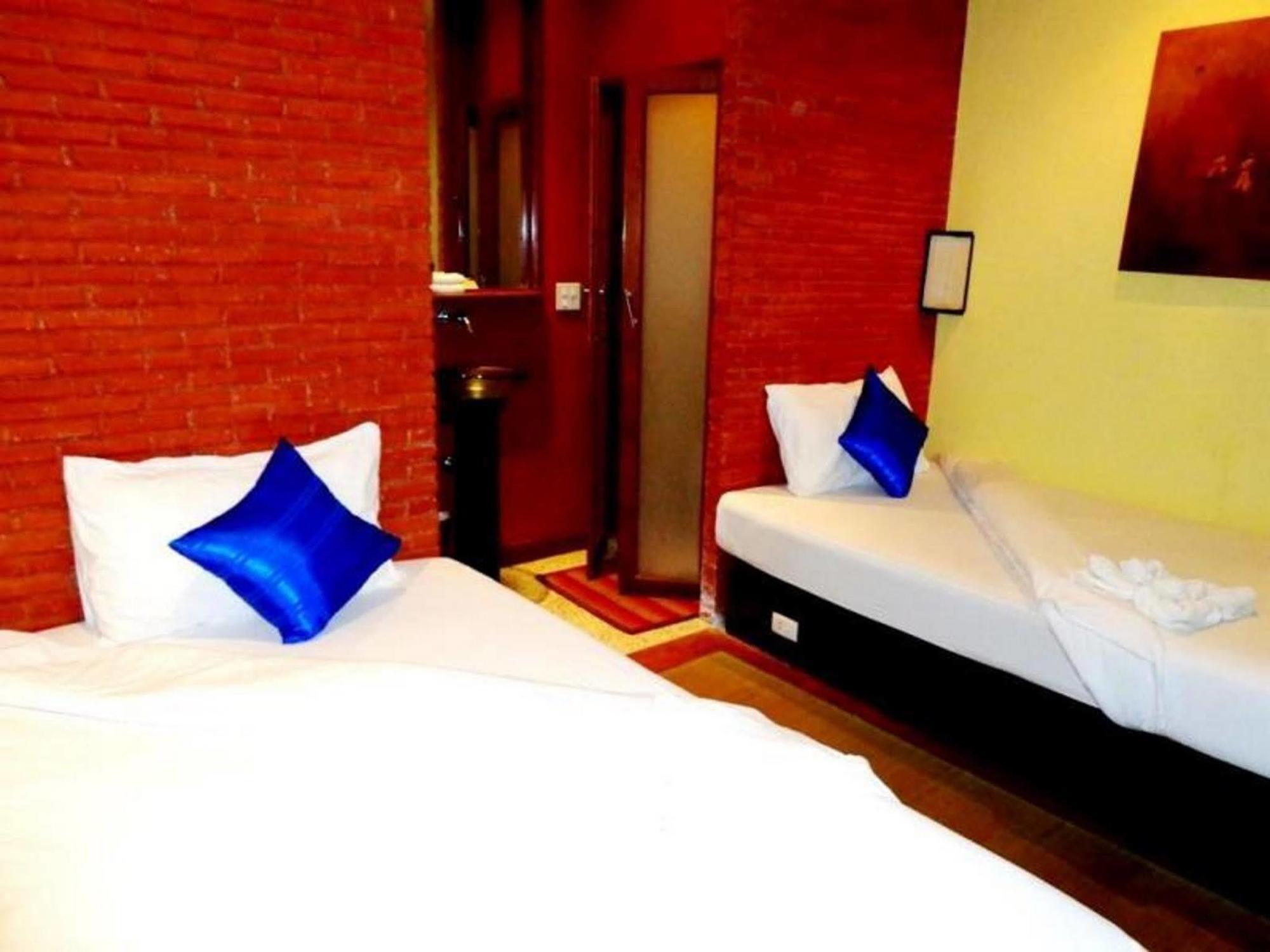 Inthira Thakhek Hotell Exteriör bild