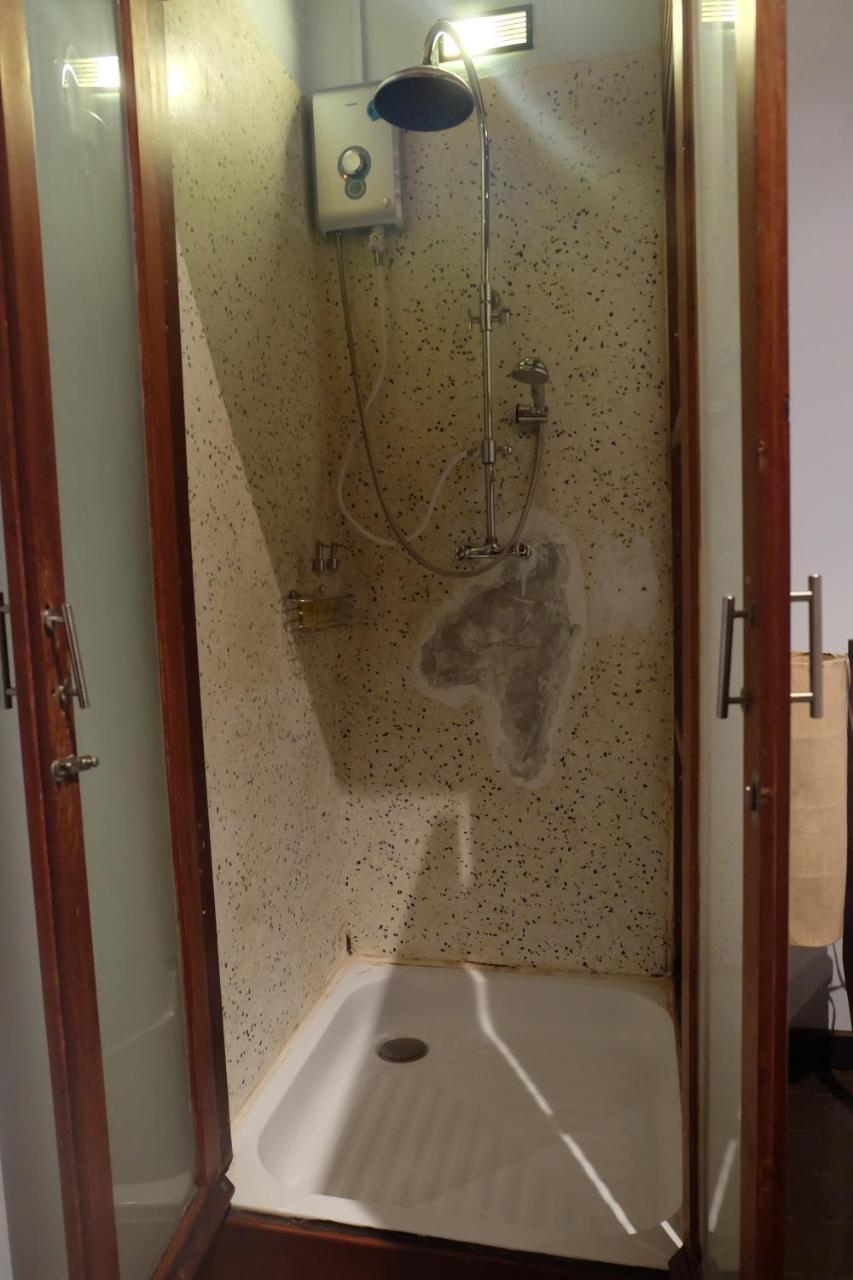 Inthira Thakhek Hotell Exteriör bild